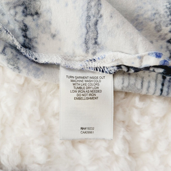 T-Shirt Size XL Blue Jewels Vacation Office Minimalist Resort Soft Girl Whimsy - Picture 16 of 16